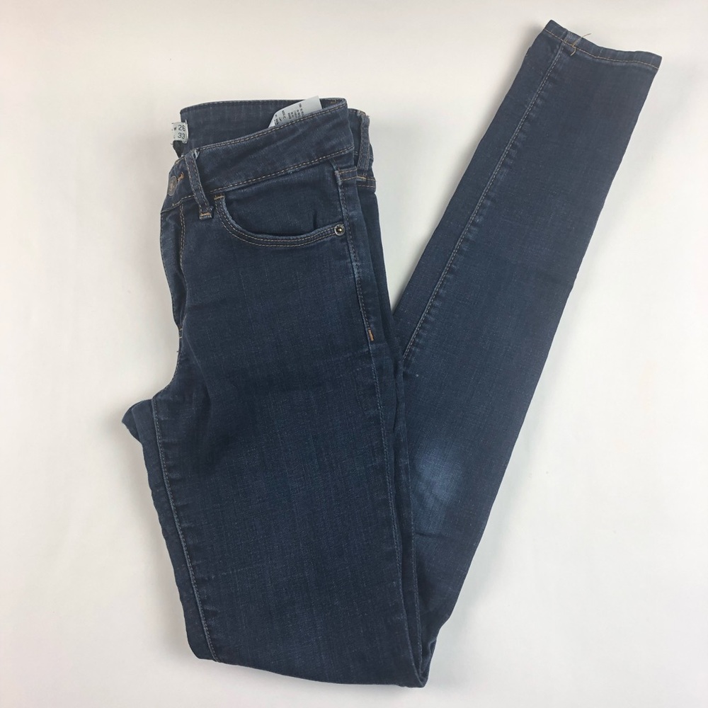 Abercrombie and Fitch women’s skinny jean